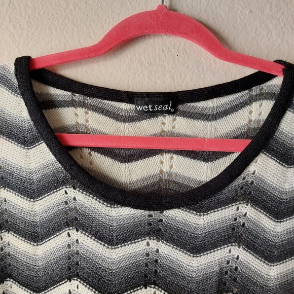 Y2K VINTAGE WET SEAL DOLMAN LIGHTWEIGHT SWEATER - Picture 3 of 9